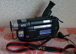 Видеокамера кассетная JVC GR-FXM17A в рабочем состоянии №сп026