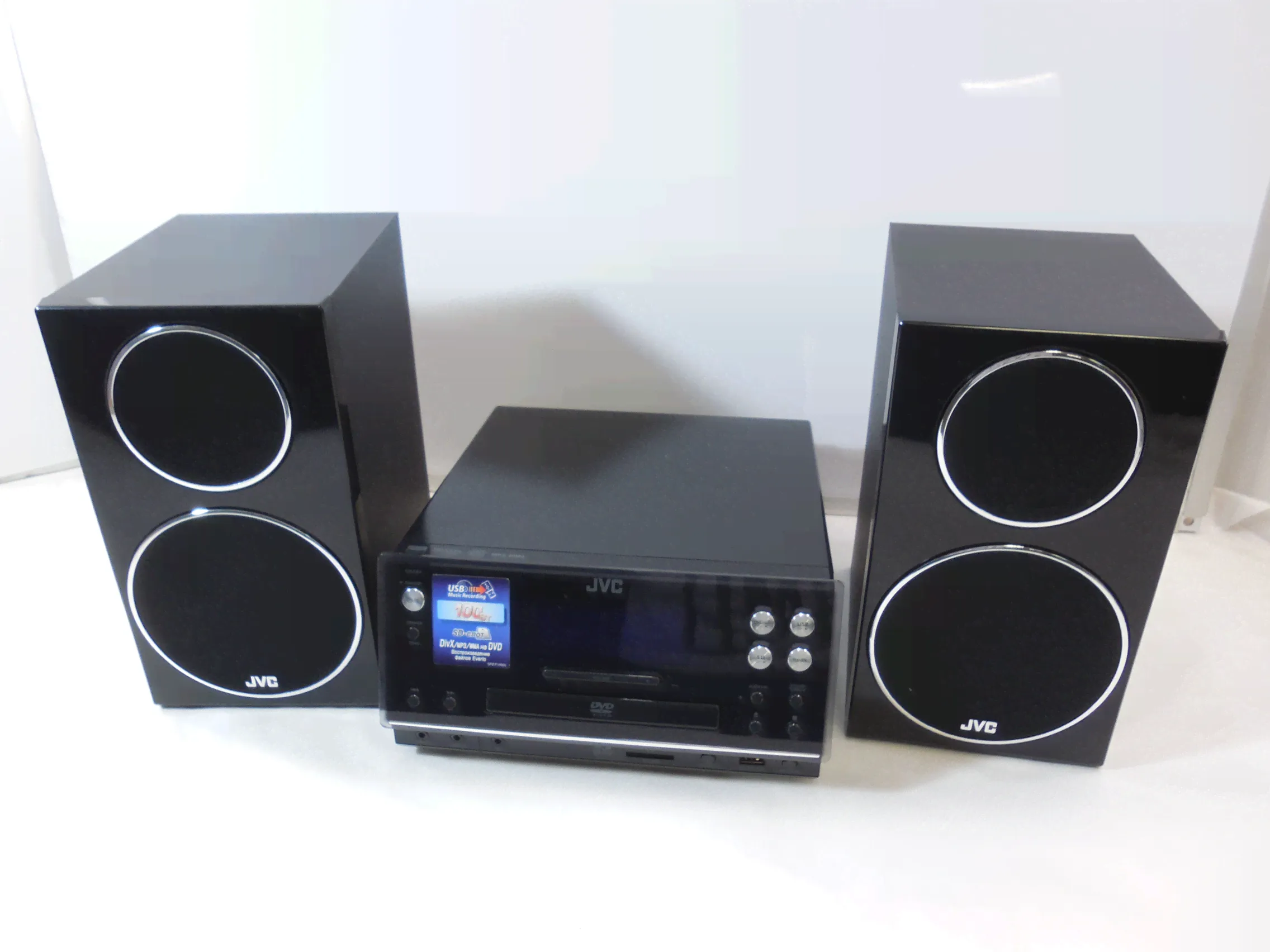 Мини система 2.0 JVC Мощность 45W, DVD-3