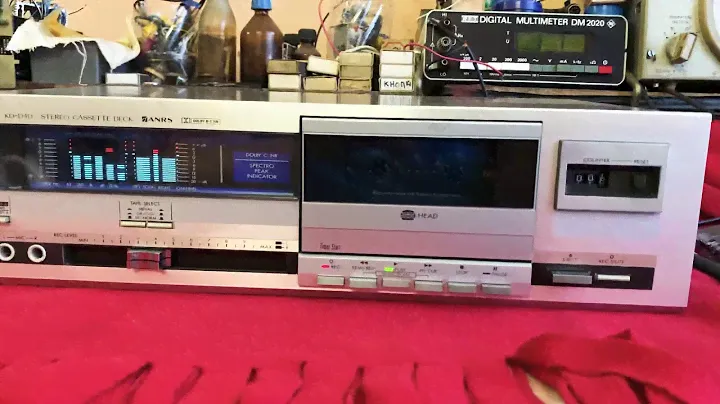 Дека кассетная JVC KD-D40. И нет стрелочек