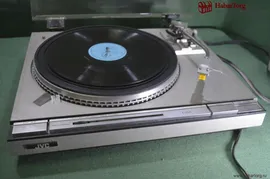 Проигрыватель виниловых пластинок JVC L-A55. Стерео. Сделано в Японии.